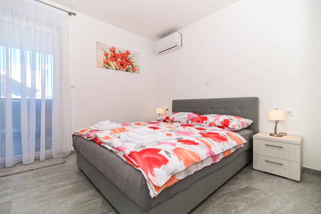 Luxury Apartment With Swimming Pool Ana Trogir Exterior foto